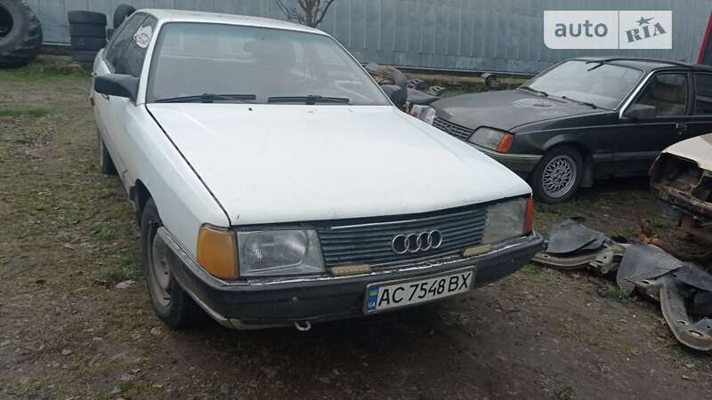 Audi 100 (1984)