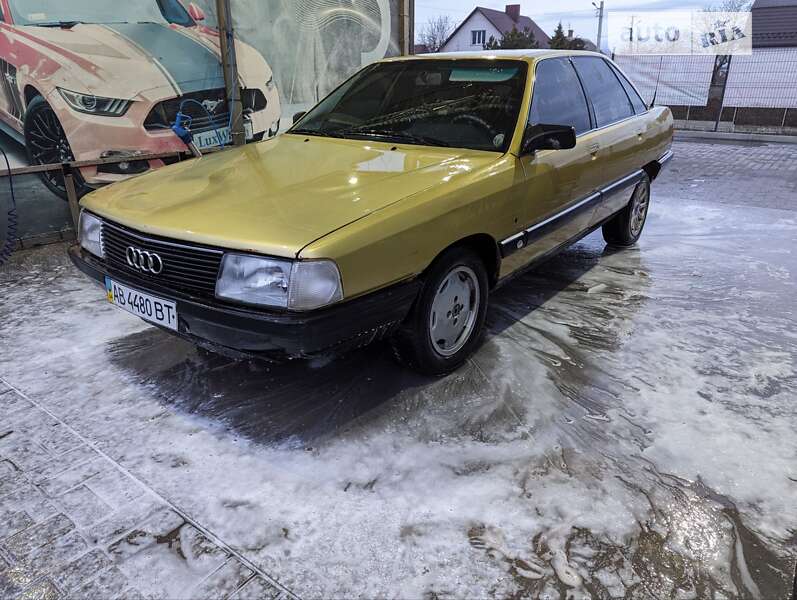 Audi 100 (1986)