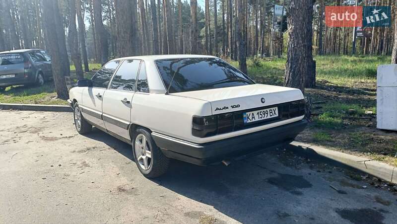 Audi 100 (1987)