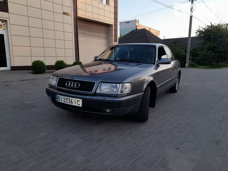 Audi 100 (1992)