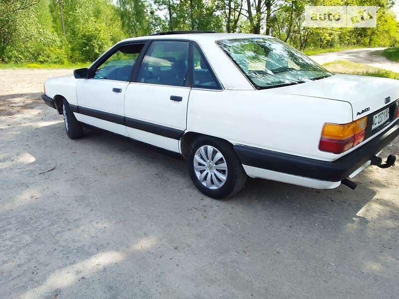 Audi 100 (1988)