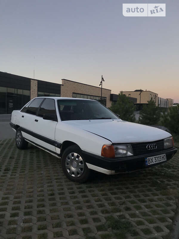 Audi 100 (1986)