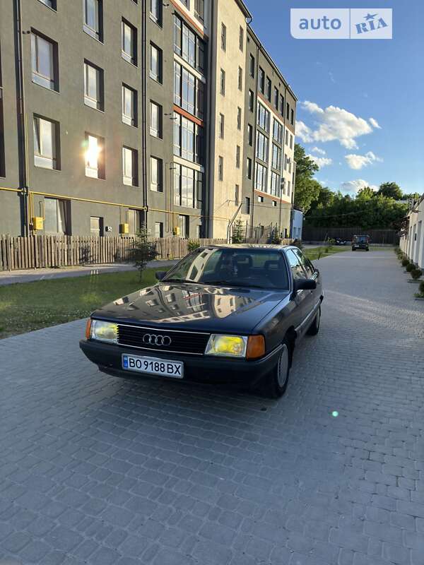 Audi 100 (1990)