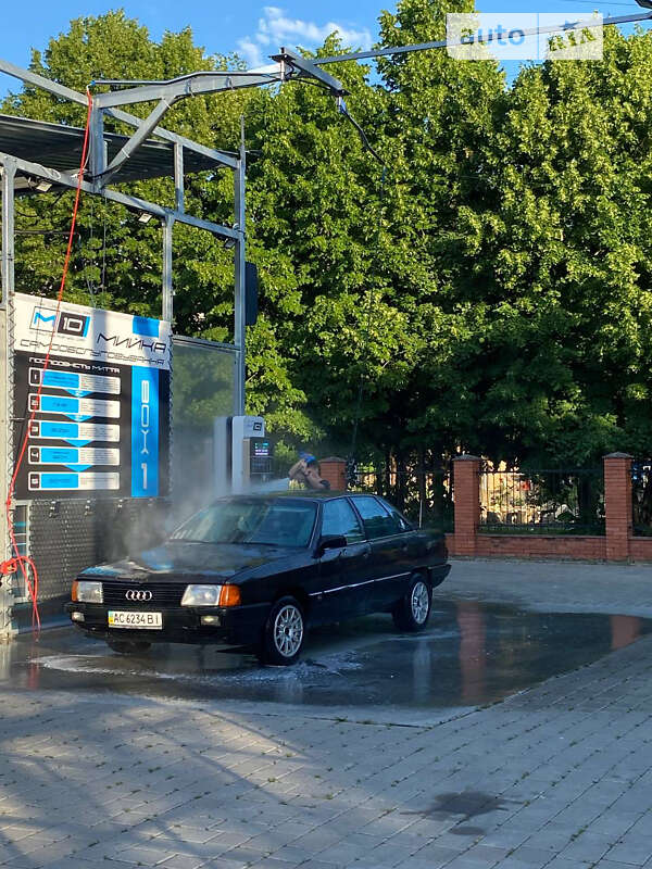 Audi 100 (1986)
