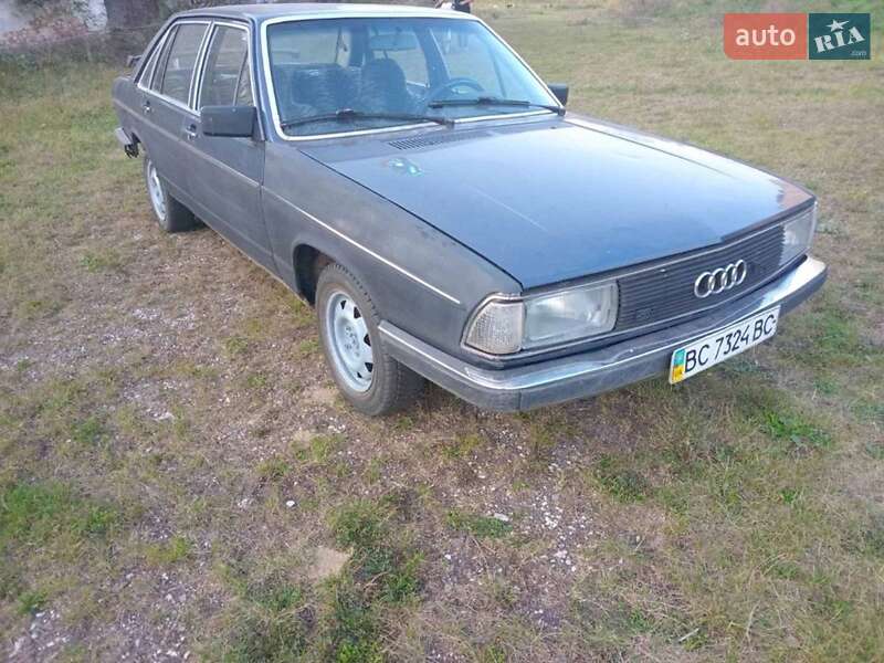 Audi 100 (1982)