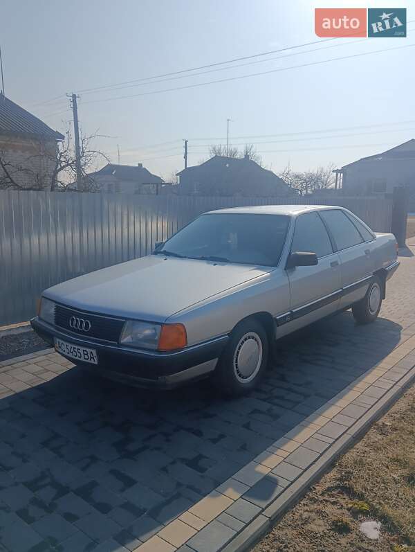 Audi 100 (1990)