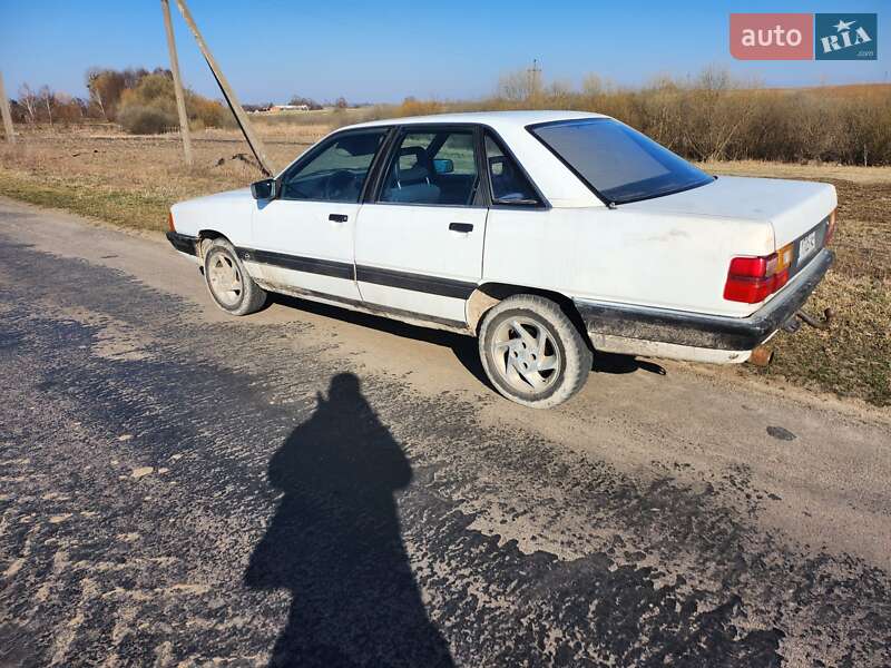 Audi 100 (1988)