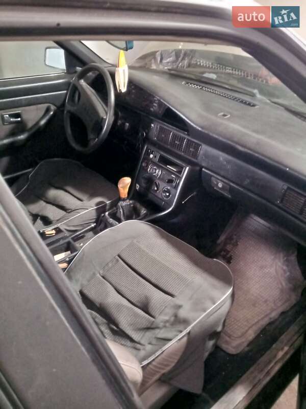 Audi 100 (1985)