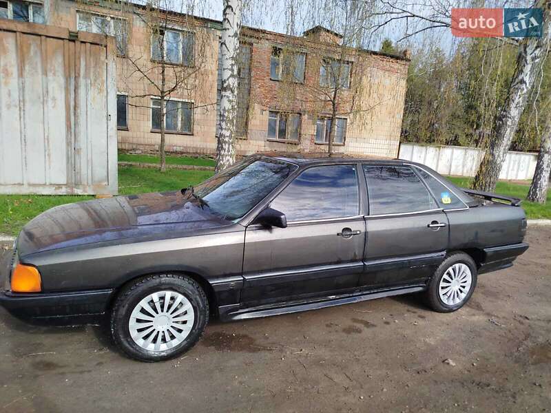Audi 100 (1987)