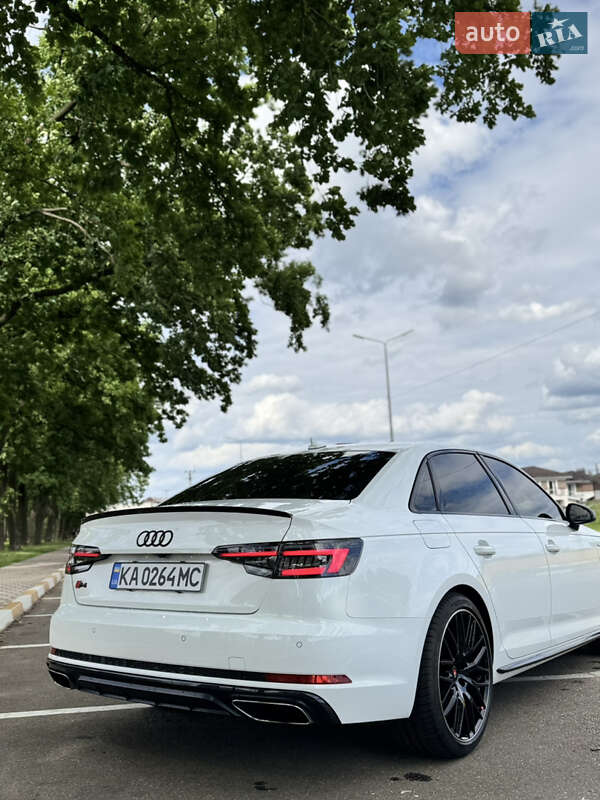 Audi A4 (2018)