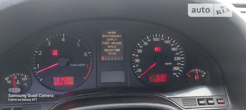 Audi A8 (2000)