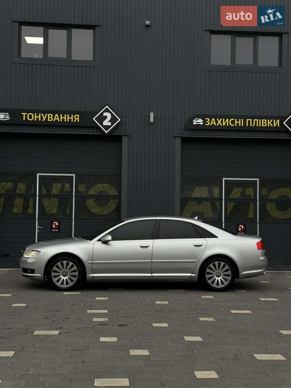 Audi A8 (2004)