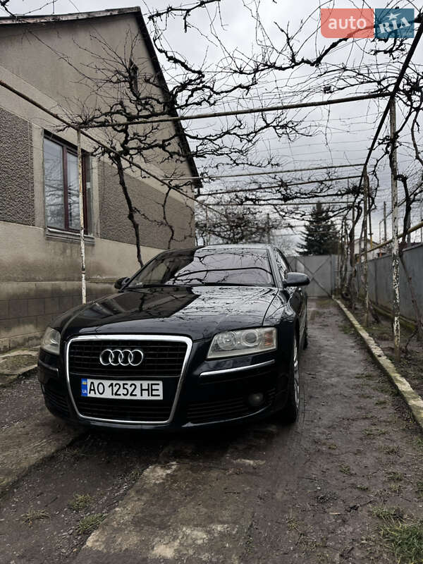 Audi A8 (2005)