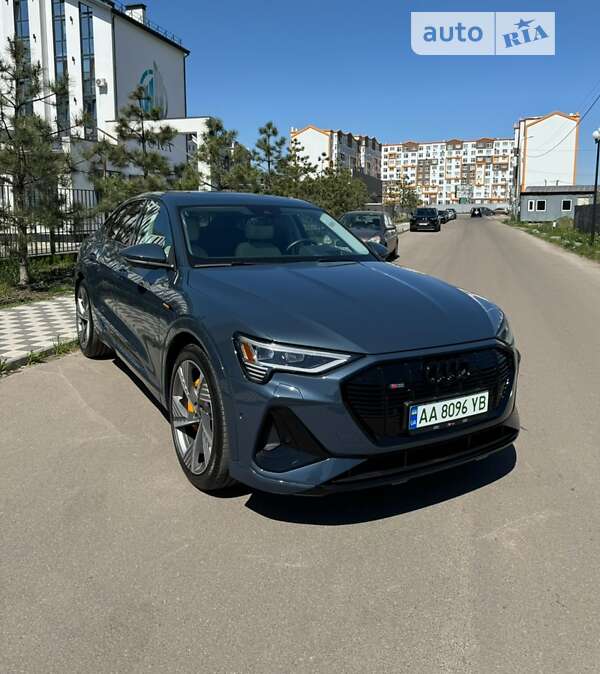 Audi E-tron (2021)