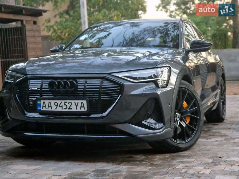 Audi E-tron (2022)