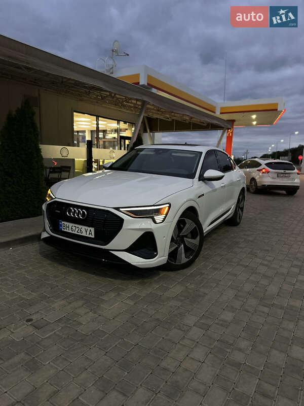 Audi E-tron (2021)
