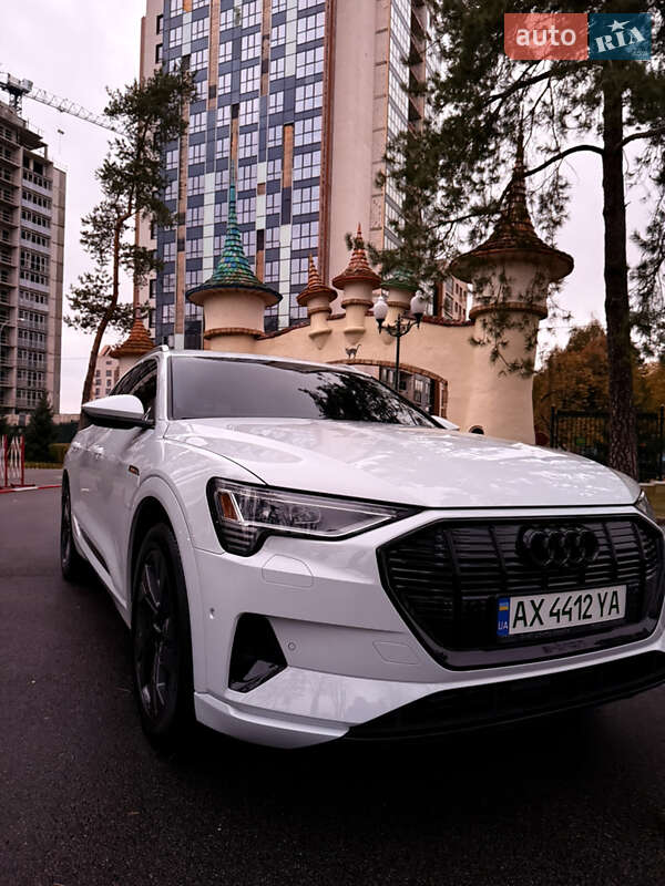 Audi E-tron (2022)