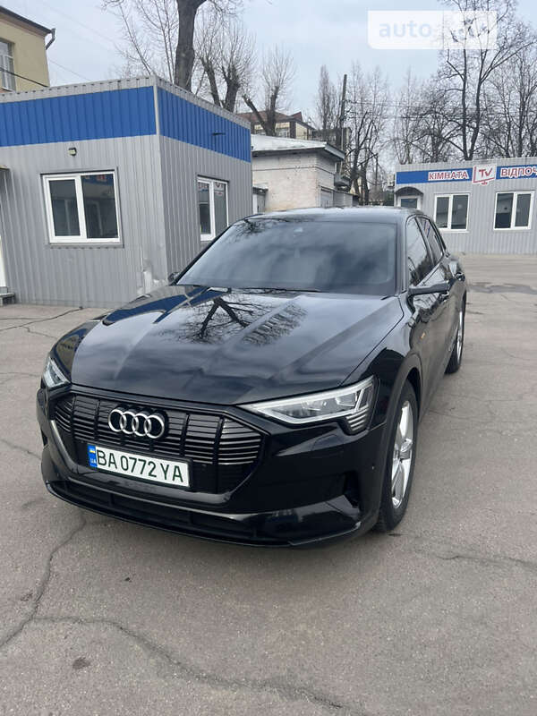 Audi E-tron (2021)