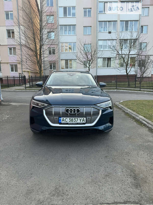Audi E-tron (2019)