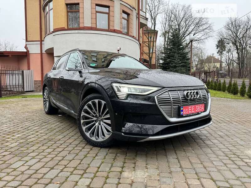 Audi E-tron (2019)