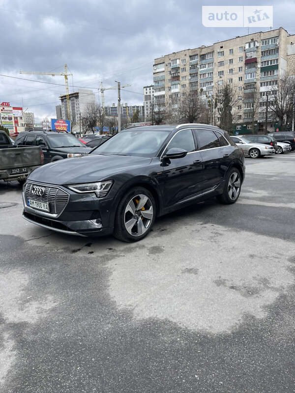 Audi E-tron (2019)