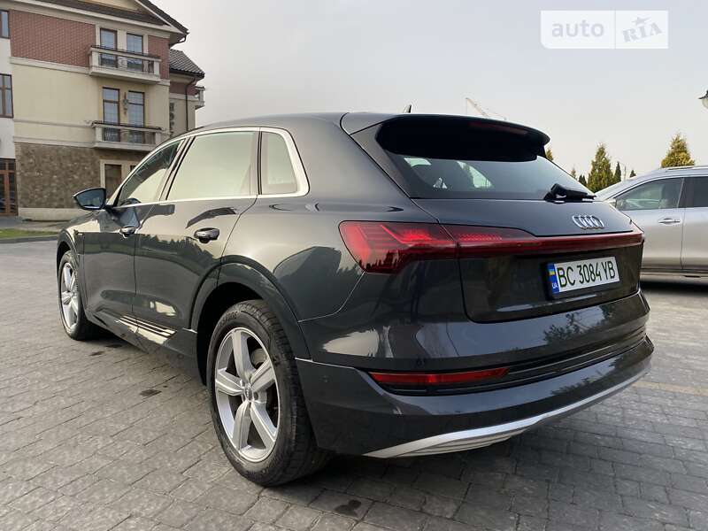 Audi E-tron (2019)