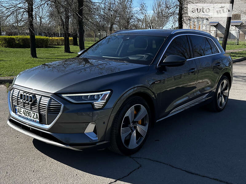 Audi E-tron (2019)