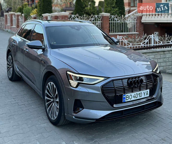 Audi E-tron (2019)