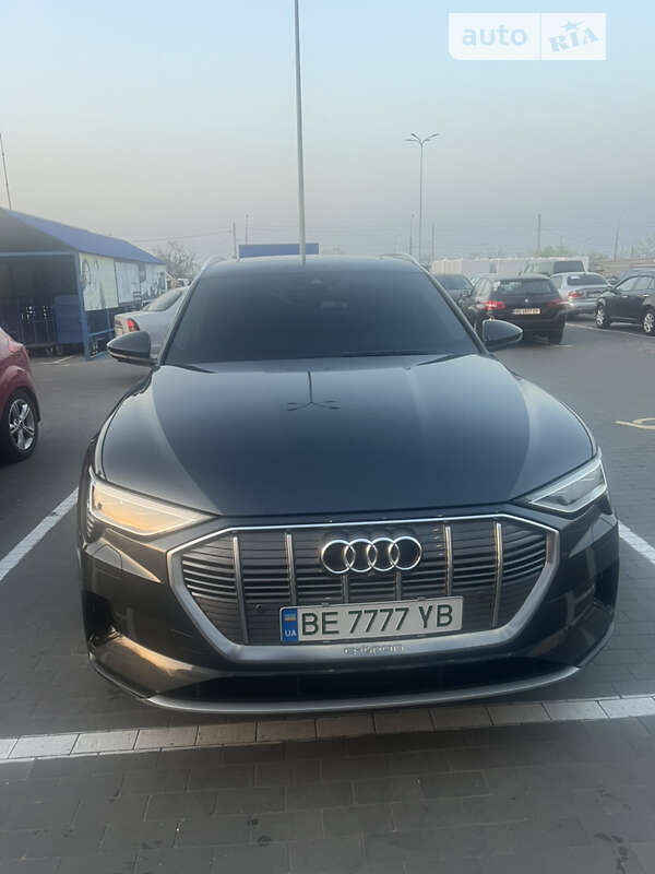 Audi E-tron (2019)