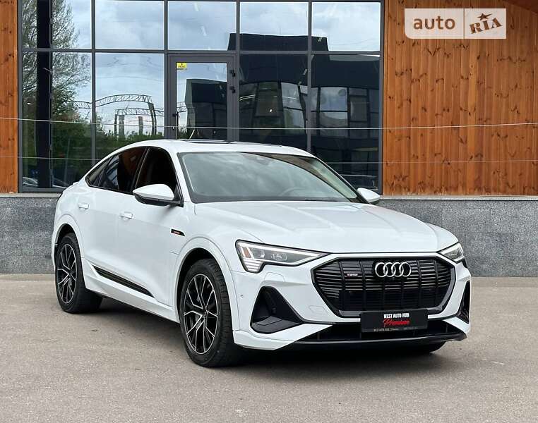 Audi E-tron (2021)