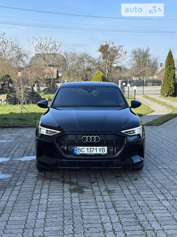 Audi E-tron (2019)