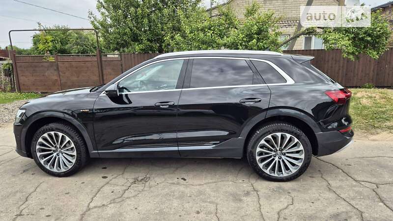 Audi E-tron (2019)