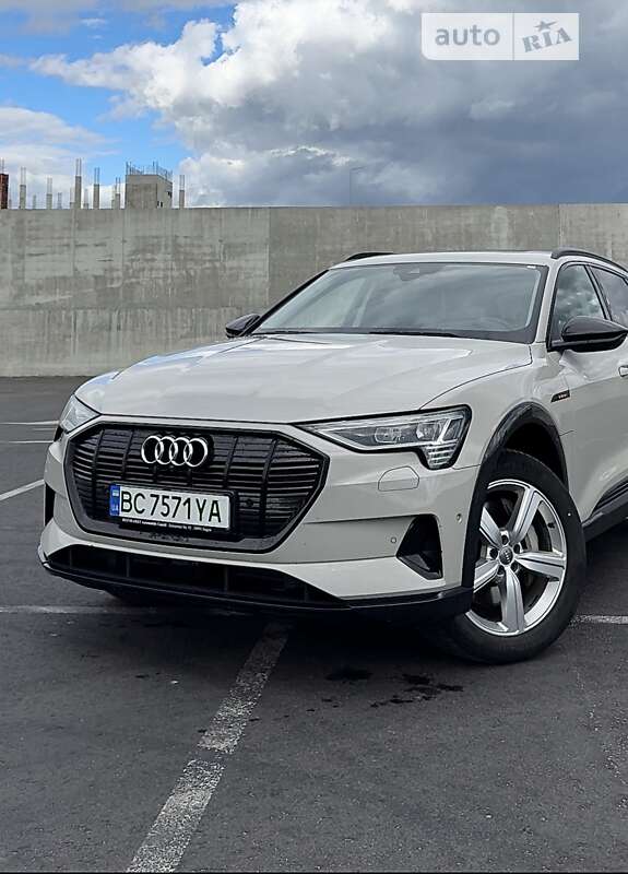 Audi E-tron (2019)