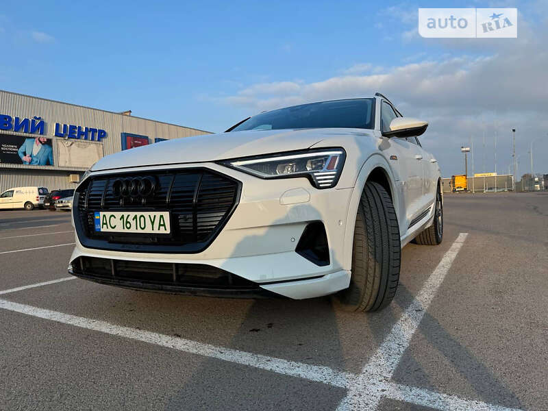 Audi E-tron (2022)