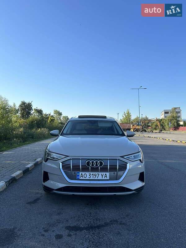Audi E-tron (2018)