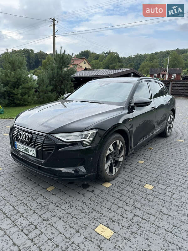 Audi E-tron (2021)