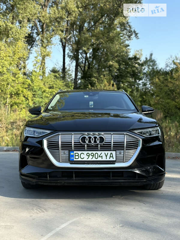 Audi E-tron (2019)