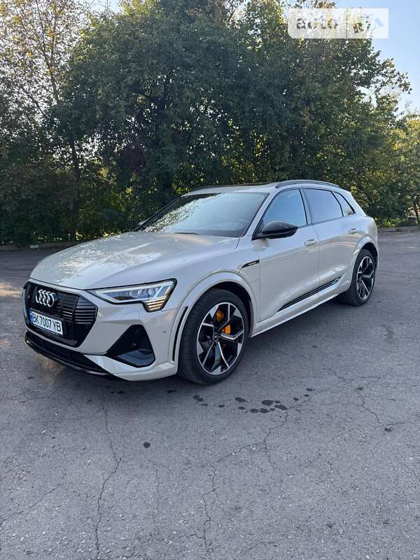 Audi E-tron (2021)