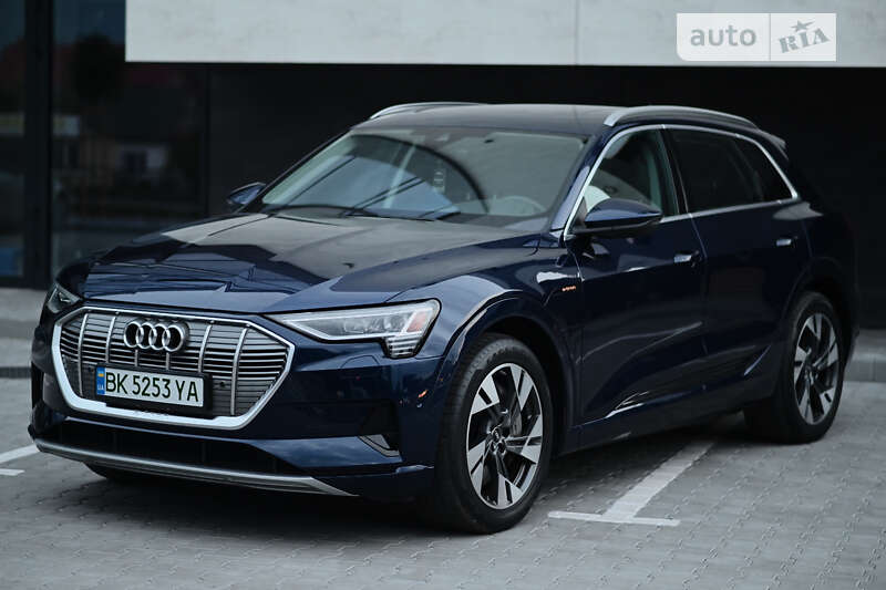 Audi E-tron (2021)