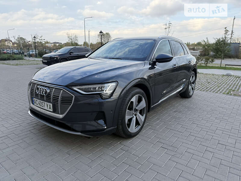 Audi E-tron (2019)