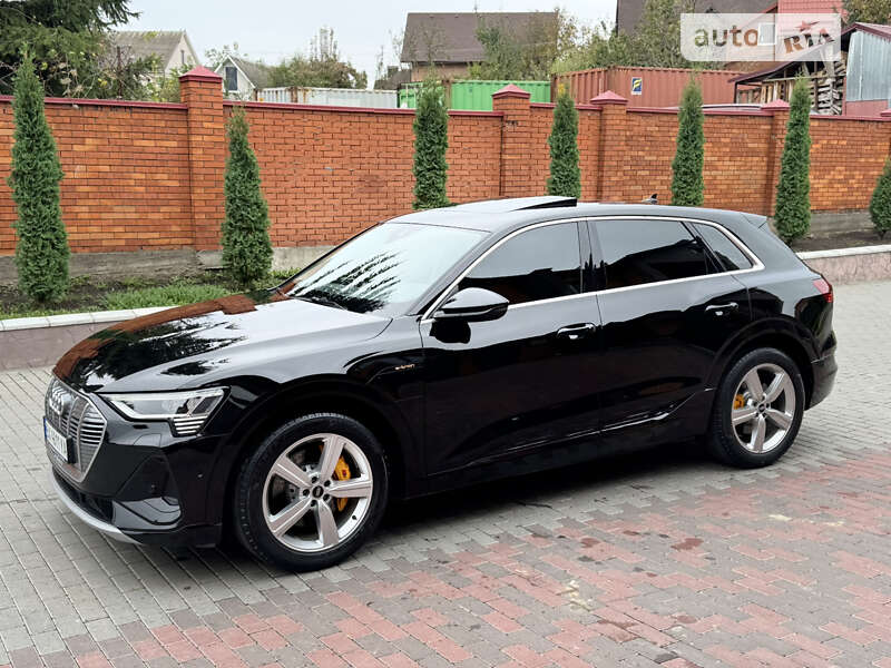 Audi E-tron (2021)