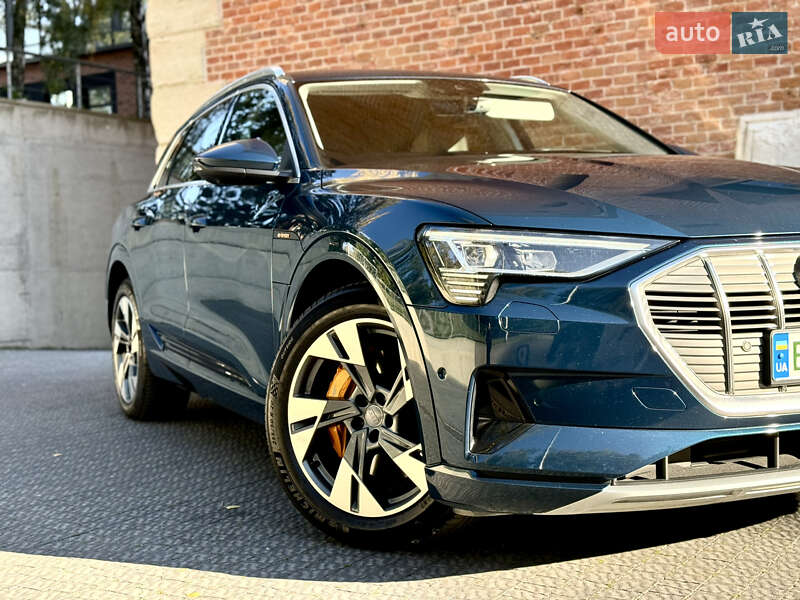 Audi E-tron (2019)