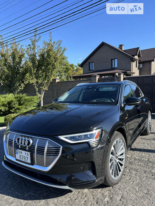 Audi E-tron (2019)