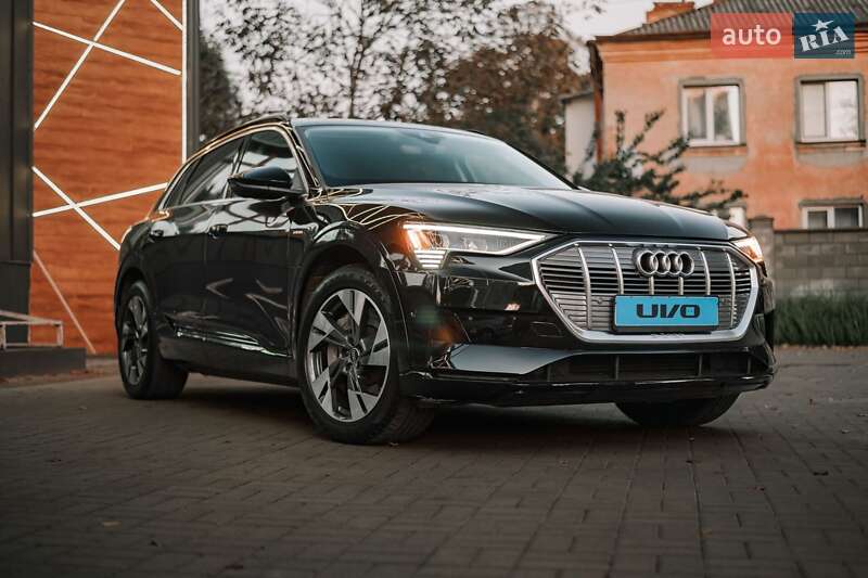 Audi E-tron (2022)