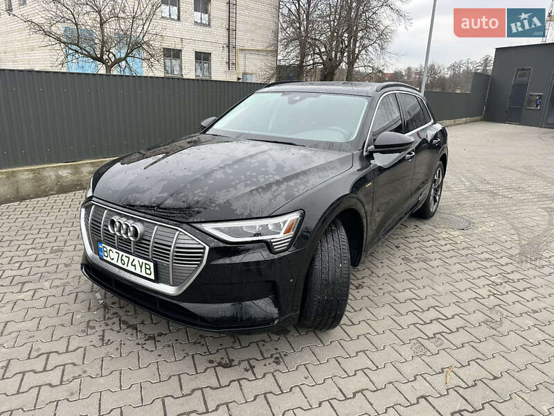 Audi E-tron (2022)