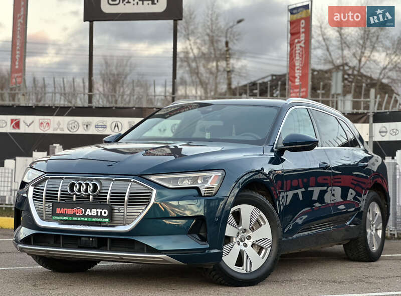 Audi E-tron (2019)