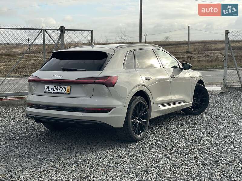 Audi E-tron (2021)