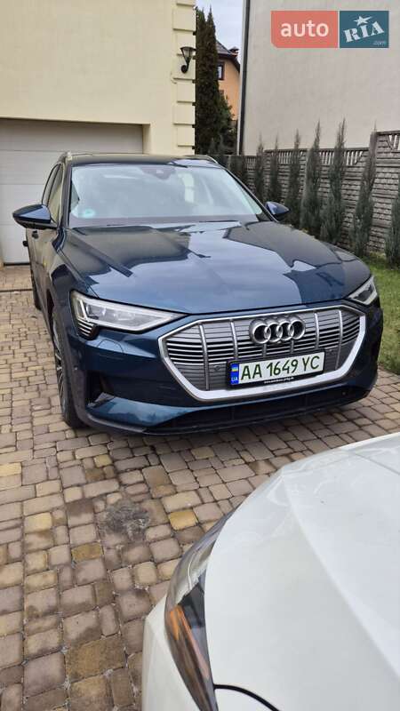 Audi E-tron (2019)