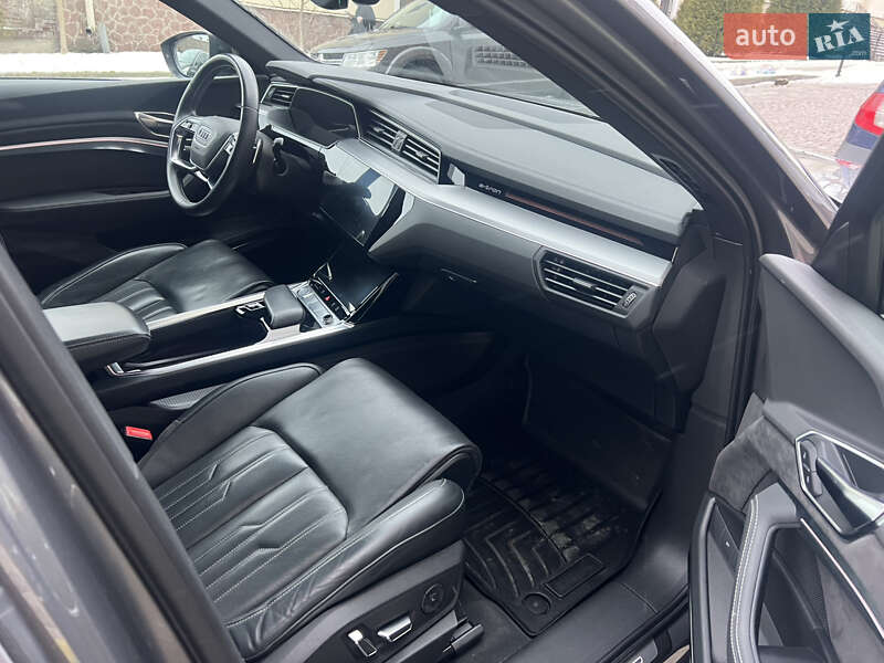 Audi E-tron (2020)