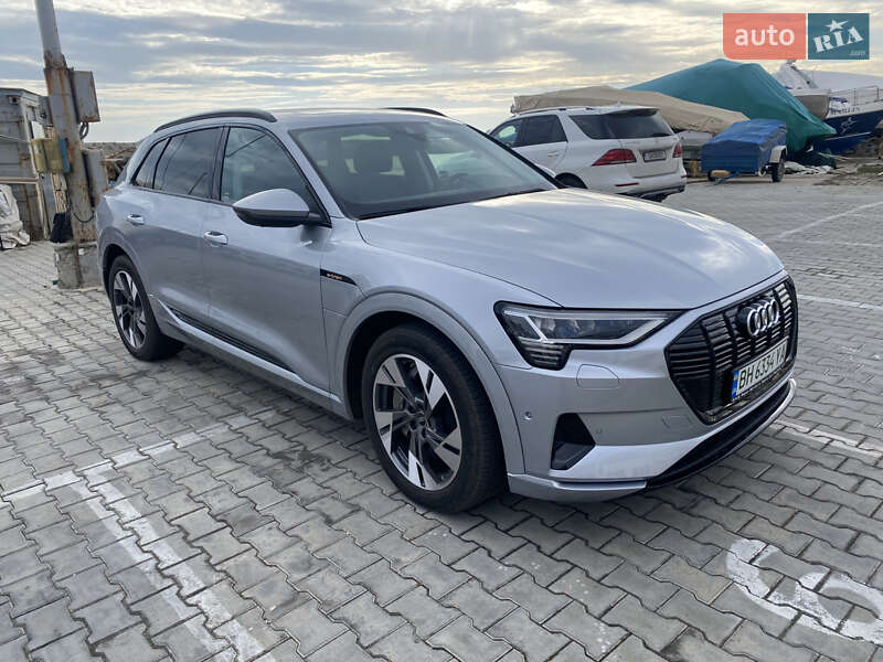 Audi E-tron (2021)